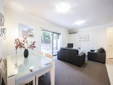 La Vida On Anzac - Australian Directory 39