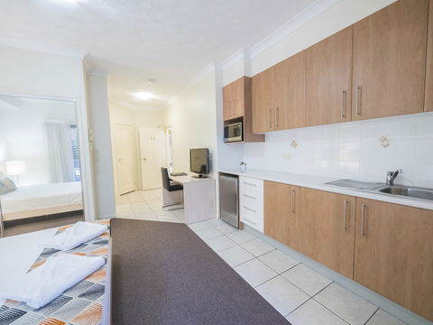 La Vida On Anzac - Australian Directory 40