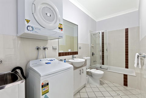 La Vida On Anzac - Australian Directory 30