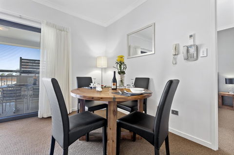 La Vida On Anzac - Australian Directory 20