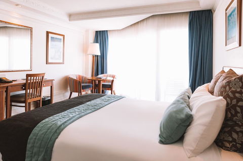 Pullman Cairns International - Australian Directory 18