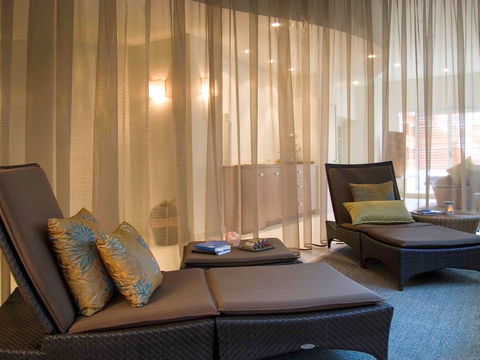 Pullman Cairns International - Australian Directory 36