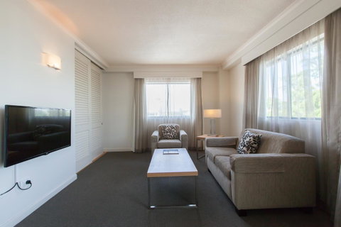 Central Cosmo Apartment Hotel - Australian Directory 5