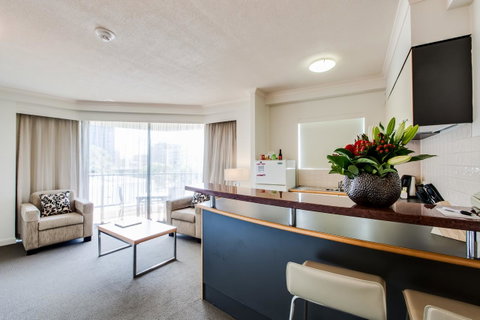 Central Cosmo Apartment Hotel - Australian Directory 28
