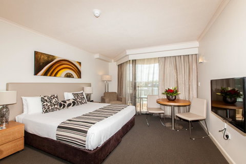 Central Cosmo Apartment Hotel - Australian Directory 1