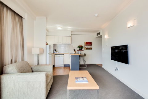Central Cosmo Apartment Hotel - Australian Directory 30