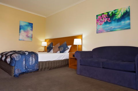 White Lace Motor Inn - Australian Directory 23