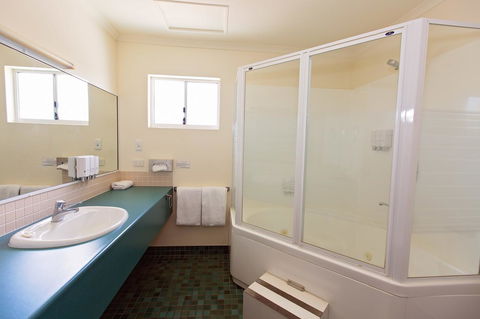 White Lace Motor Inn - Australian Directory 14