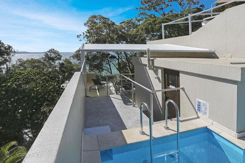 Little Cove Court - Australian Directory 32