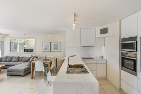Little Cove Court - Australian Directory 20