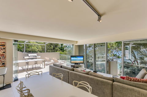 Little Cove Court - Australian Directory 44