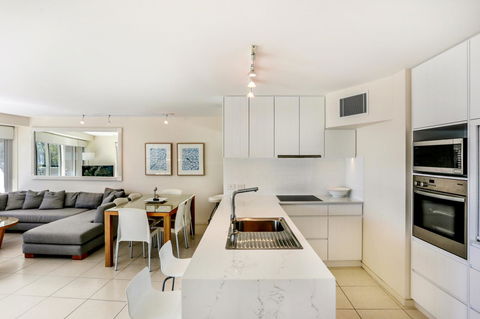 Little Cove Court - Australian Directory 24