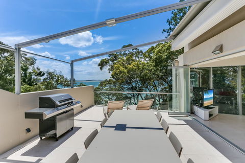 Little Cove Court - Australian Directory 42