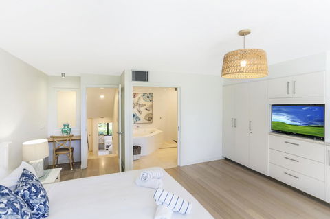 Little Cove Court - Australian Directory 8