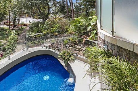 Little Cove Court - Australian Directory 1