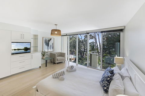 Little Cove Court - Australian Directory 10