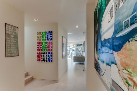 Little Cove Court - Australian Directory 33