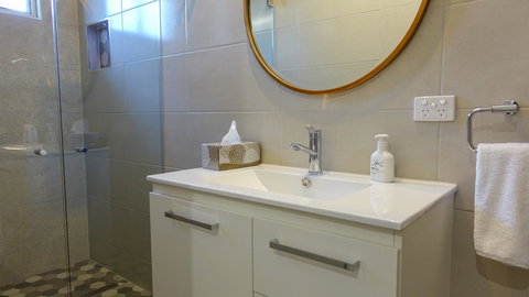 Blue Summit Hideaway - Australian Directory 34