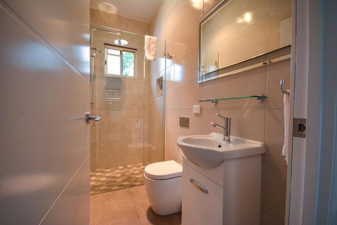 Blue Summit Hideaway - Australian Directory 35