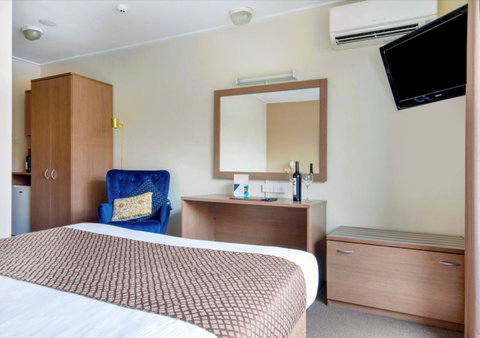 The Metropolitan Spring Hill - Australian Directory 20