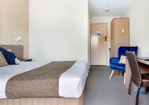 The Metropolitan Spring Hill - Australian Directory 21