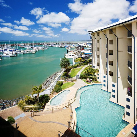 Mantra Hervey Bay - Australian Directory 18