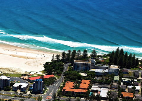 Komune Resort And Beach Club Greenmount Beach - Australian Directory 3
