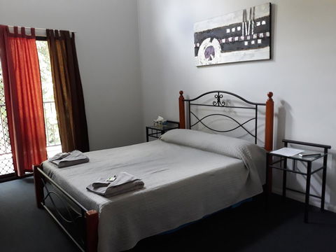 Speewah Country Tavern - Australian Directory 25