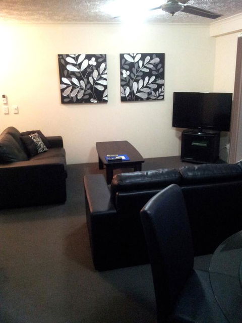 Champelli Palms Apartments - Australian Directory 14