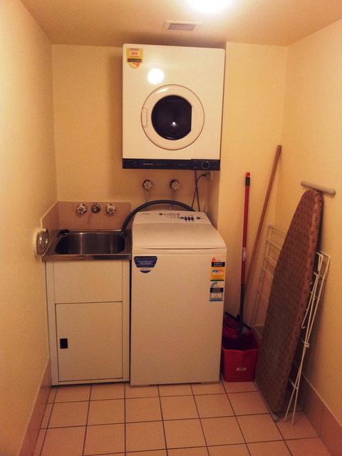 Champelli Palms Apartments - Australian Directory 17