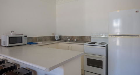 Bilinga Beach Motel - Australian Directory 44