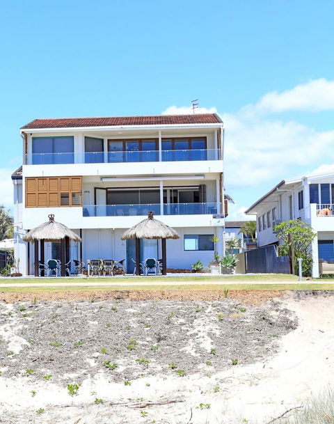 Bilinga Beach Motel - Australian Directory 13