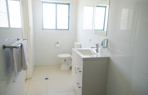 Bilinga Beach Motel - Australian Directory 32