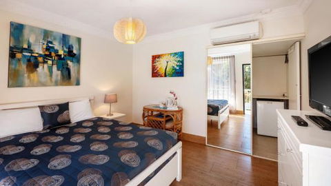 Bilinga Beach Motel - Australian Directory 12