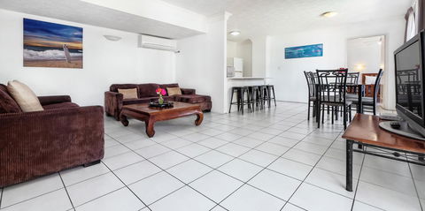 Bilinga Beach Motel - Australian Directory 42