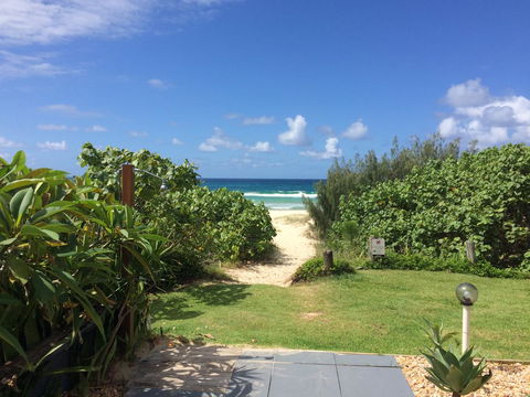Bilinga Beach Motel - Australian Directory 34