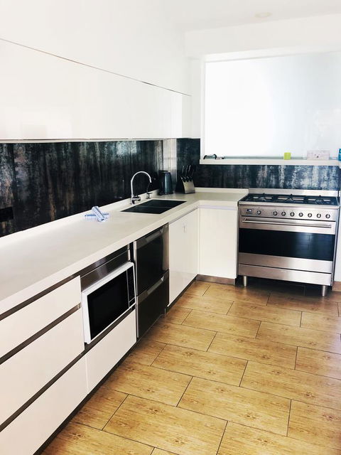 Bilinga Beach Motel - Australian Directory 7