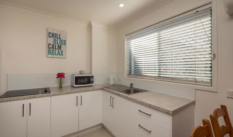 Bilinga Beach Motel - Australian Directory 38