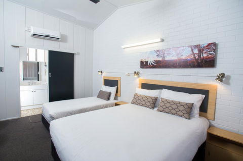 Downs Motel - Australian Directory 30