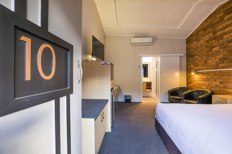 Downs Motel - Australian Directory 3