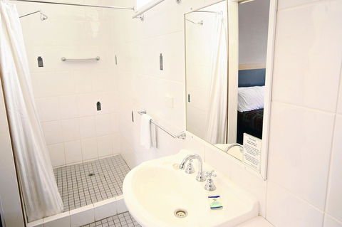 Downs Motel - Australian Directory 22