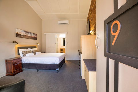 Downs Motel - Australian Directory 4