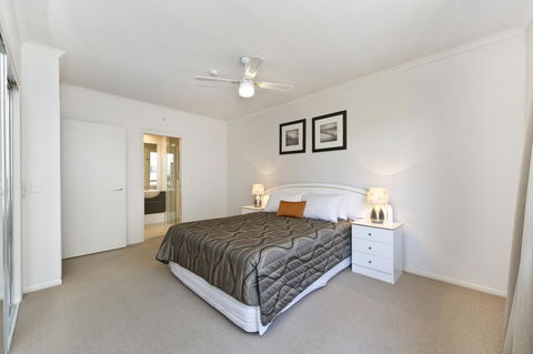 On The Bay Apartments - Australian Directory 19
