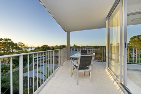 On The Bay Apartments - Australian Directory 13