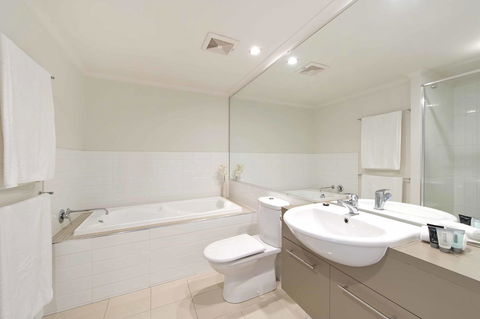 On The Bay Apartments - Australian Directory 20