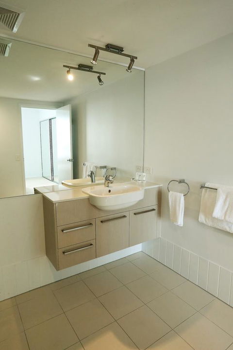 Q Resorts Paddington - Australian Directory 15