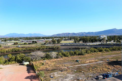 Q Resorts Paddington - Australian Directory 17