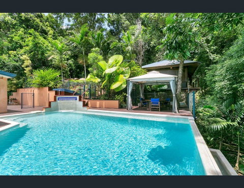 Cairns Rainforest Retreat - Australian Directory 6