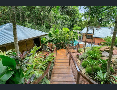Cairns Rainforest Retreat - Australian Directory 7