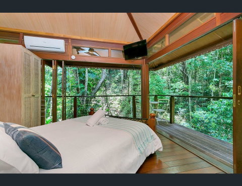 Cairns Rainforest Retreat - Australian Directory 9